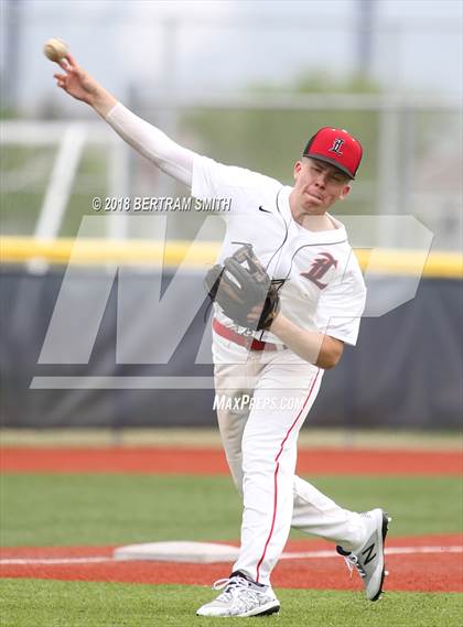 Thumbnail 3 in Lancaster vs. Williamsville North (Section 6 Class AA Final) photogallery.