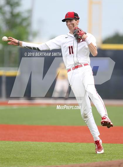 Thumbnail 3 in Lancaster vs. Williamsville North (Section 6 Class AA Final) photogallery.