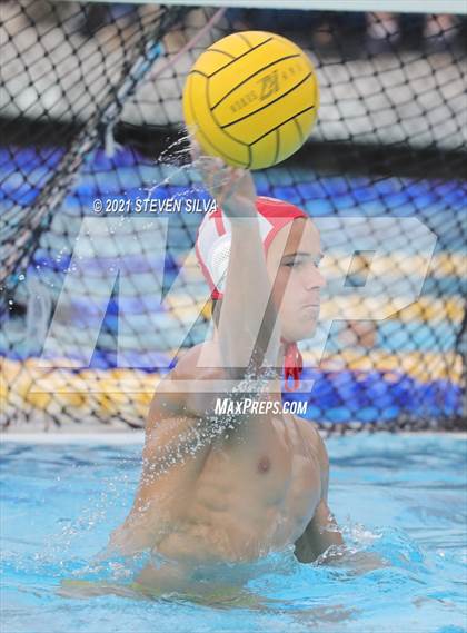 Thumbnail 2 in Cathedral Catholic @ La Jolla photogallery.