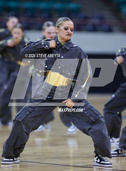 Thumbnail 3 in Arapahoe (CHSAA 5A State Spirit Championships) photogallery.