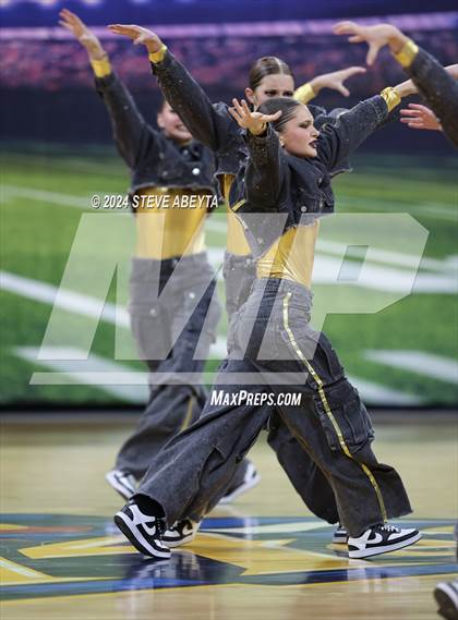 Thumbnail 2 in Arapahoe (CHSAA 5A State Spirit Championships) photogallery.