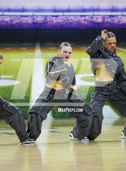 Thumbnail 2 in Arapahoe (CHSAA 5A State Spirit Championships) photogallery.