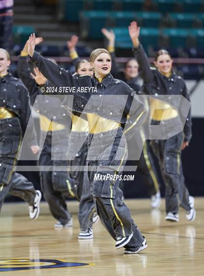 Thumbnail 1 in Arapahoe (CHSAA 5A State Spirit Championships) photogallery.
