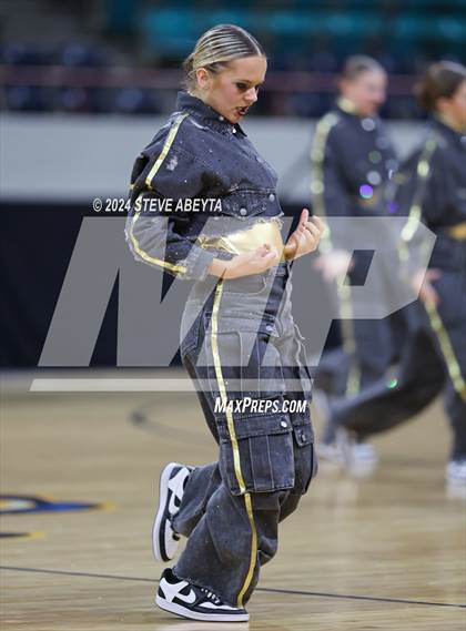 Thumbnail 1 in Arapahoe (CHSAA 5A State Spirit Championships) photogallery.
