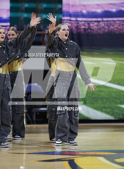 Thumbnail 2 in Arapahoe (CHSAA 5A State Spirit Championships) photogallery.