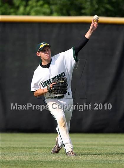Thumbnail 2 in Lindenhurst vs. Guilderland (NYSPHSAA Class AA Final) photogallery.