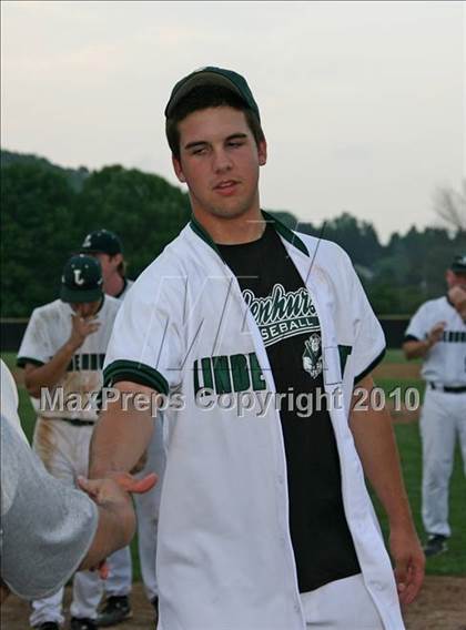 Thumbnail 3 in Lindenhurst vs. Guilderland (NYSPHSAA Class AA Final) photogallery.