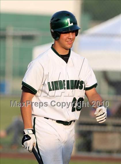 Thumbnail 1 in Lindenhurst vs. Guilderland (NYSPHSAA Class AA Final) photogallery.