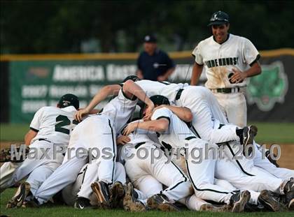 Thumbnail 2 in Lindenhurst vs. Guilderland (NYSPHSAA Class AA Final) photogallery.