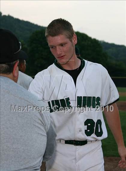 Thumbnail 2 in Lindenhurst vs. Guilderland (NYSPHSAA Class AA Final) photogallery.