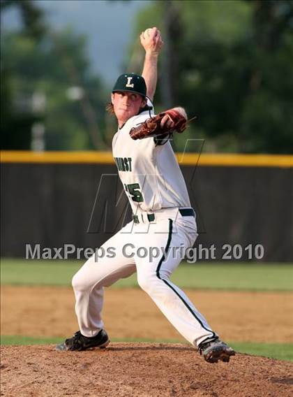 Thumbnail 2 in Lindenhurst vs. Guilderland (NYSPHSAA Class AA Final) photogallery.