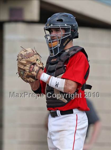 Thumbnail 2 in Lindenhurst vs. Guilderland (NYSPHSAA Class AA Final) photogallery.