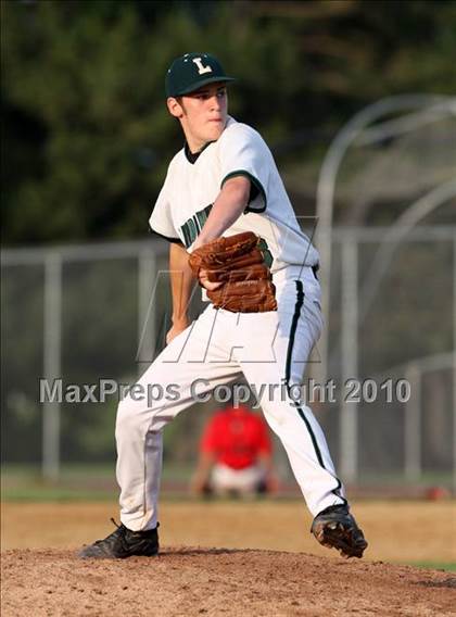 Thumbnail 2 in Lindenhurst vs. Guilderland (NYSPHSAA Class AA Final) photogallery.