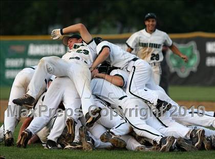 Thumbnail 1 in Lindenhurst vs. Guilderland (NYSPHSAA Class AA Final) photogallery.