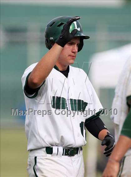 Thumbnail 3 in Lindenhurst vs. Guilderland (NYSPHSAA Class AA Final) photogallery.