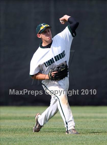 Thumbnail 1 in Lindenhurst vs. Guilderland (NYSPHSAA Class AA Final) photogallery.