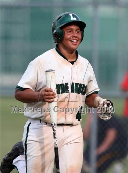 Thumbnail 2 in Lindenhurst vs. Guilderland (NYSPHSAA Class AA Final) photogallery.