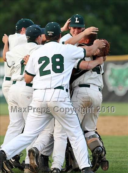 Thumbnail 2 in Lindenhurst vs. Guilderland (NYSPHSAA Class AA Final) photogallery.