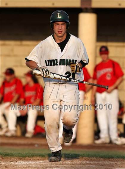 Thumbnail 1 in Lindenhurst vs. Guilderland (NYSPHSAA Class AA Final) photogallery.