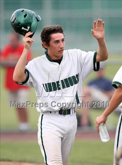 Thumbnail 2 in Lindenhurst vs. Guilderland (NYSPHSAA Class AA Final) photogallery.