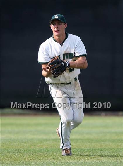 Thumbnail 2 in Lindenhurst vs. Guilderland (NYSPHSAA Class AA Final) photogallery.