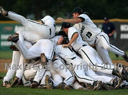 Thumbnail 2 in Lindenhurst vs. Guilderland (NYSPHSAA Class AA Final) photogallery.