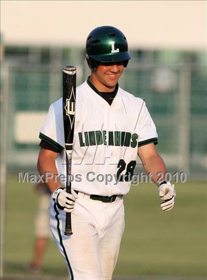 Thumbnail 3 in Lindenhurst vs. Guilderland (NYSPHSAA Class AA Final) photogallery.