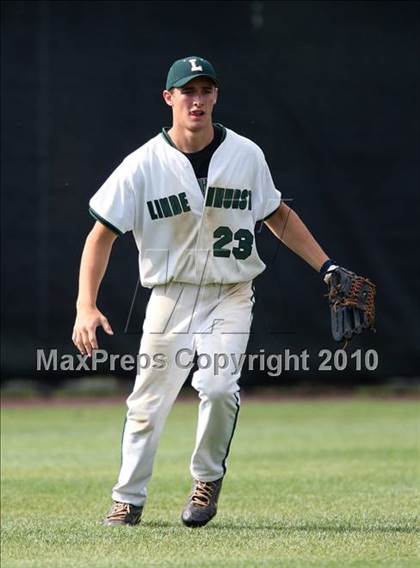 Thumbnail 1 in Lindenhurst vs. Guilderland (NYSPHSAA Class AA Final) photogallery.
