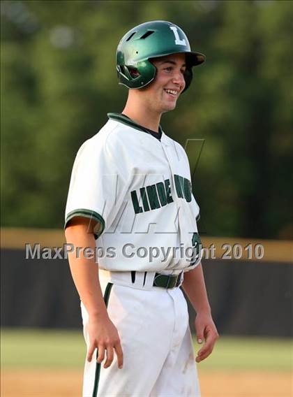 Thumbnail 1 in Lindenhurst vs. Guilderland (NYSPHSAA Class AA Final) photogallery.
