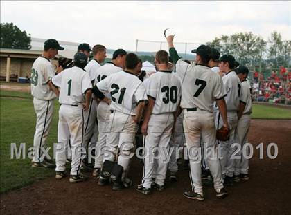Thumbnail 3 in Lindenhurst vs. Guilderland (NYSPHSAA Class AA Final) photogallery.