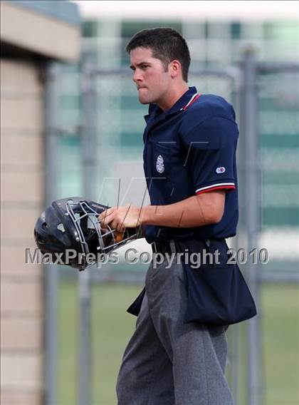 Thumbnail 1 in Lindenhurst vs. Guilderland (NYSPHSAA Class AA Final) photogallery.