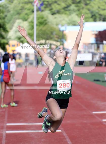 Thumbnail 1 in VHSL Region 6A North Championships (Girls Field Events) photogallery.
