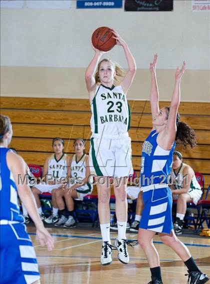 Thumbnail 3 in Santa Barbara vs. Nordhoff (Gold Coast Tournament) photogallery.