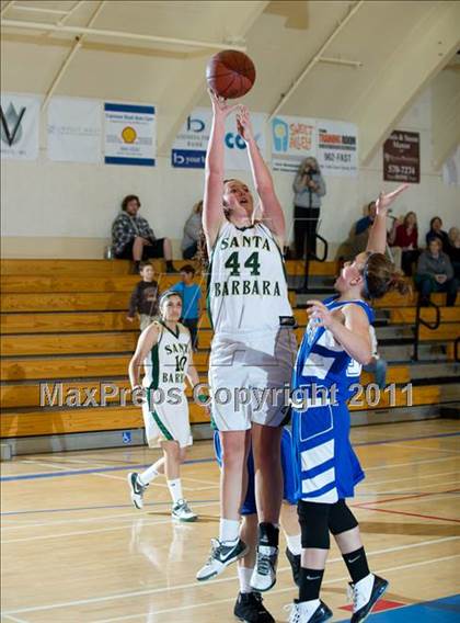 Thumbnail 2 in Santa Barbara vs. Nordhoff (Gold Coast Tournament) photogallery.