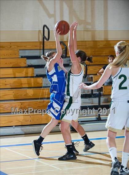 Thumbnail 3 in Santa Barbara vs. Nordhoff (Gold Coast Tournament) photogallery.