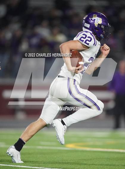 Thumbnail 2 in Lovelady vs Mart (UIL 2A Division II Quarterfinal) photogallery.