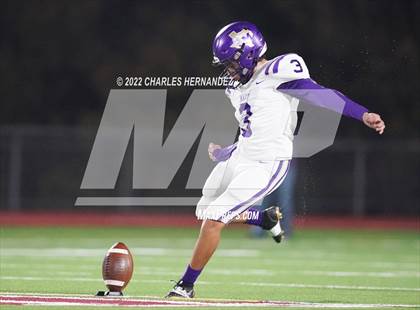 Thumbnail 2 in Lovelady vs Mart (UIL 2A Division II Quarterfinal) photogallery.
