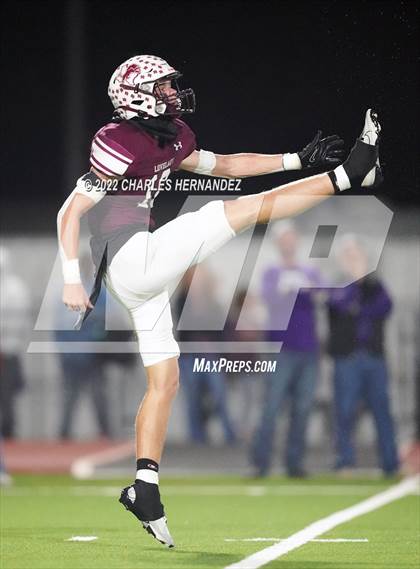 Thumbnail 2 in Lovelady vs Mart (UIL 2A Division II Quarterfinal) photogallery.