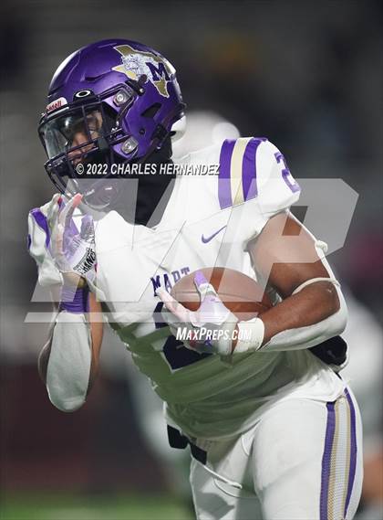 Thumbnail 1 in Lovelady vs Mart (UIL 2A Division II Quarterfinal) photogallery.