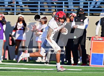 Thumbnail 1 in Cedar Hill vs. Tomball Memorial (UIL 6A Division 2 Regional Playoff) photogallery.