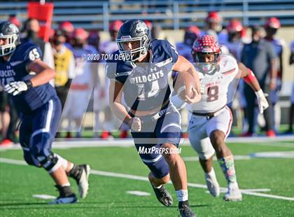 Thumbnail 1 in Cedar Hill vs. Tomball Memorial (UIL 6A Division 2 Regional Playoff) photogallery.