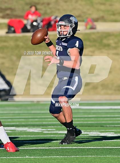 Thumbnail 2 in Cedar Hill vs. Tomball Memorial (UIL 6A Division 2 Regional Playoff) photogallery.