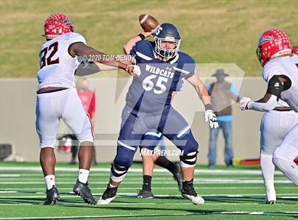 Thumbnail 3 in Cedar Hill vs. Tomball Memorial (UIL 6A Division 2 Regional Playoff) photogallery.