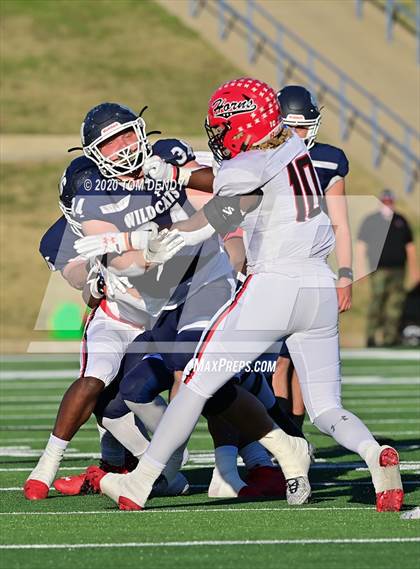 Thumbnail 1 in Cedar Hill vs. Tomball Memorial (UIL 6A Division 2 Regional Playoff) photogallery.