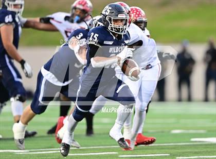 Thumbnail 1 in Cedar Hill vs. Tomball Memorial (UIL 6A Division 2 Regional Playoff) photogallery.