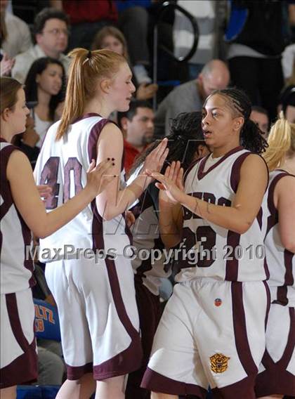 Thumbnail 3 in Kingston vs. Minisink Valley (Section 9 Class AA Final) photogallery.