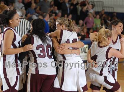 Thumbnail 2 in Kingston vs. Minisink Valley (Section 9 Class AA Final) photogallery.