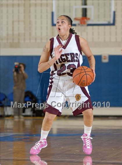 Thumbnail 2 in Kingston vs. Minisink Valley (Section 9 Class AA Final) photogallery.