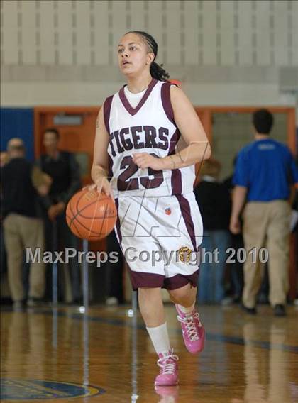 Thumbnail 3 in Kingston vs. Minisink Valley (Section 9 Class AA Final) photogallery.