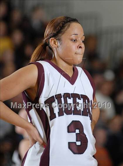 Thumbnail 1 in Kingston vs. Minisink Valley (Section 9 Class AA Final) photogallery.